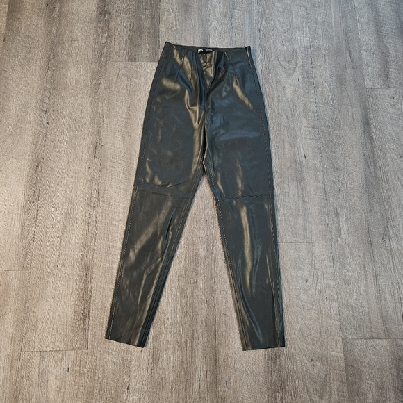 Zara Black Faux Leather Side Zip Ankle Legging Pants sz S - Picture 2 of 11